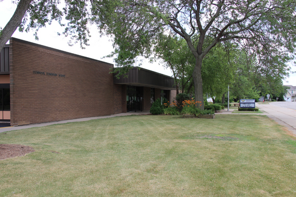  An exterior shot of Glenbrook Elementary School 